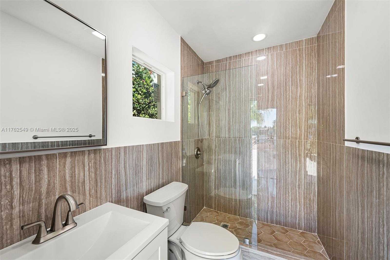 Small Image of 1690 DAYTONIA RD, Miami Beach Number 35