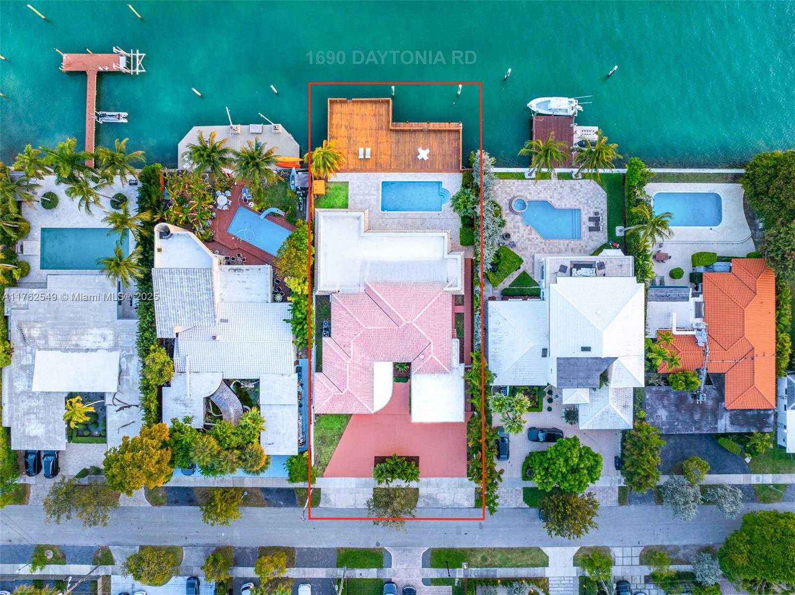 Small Image of 1690 DAYTONIA RD, Miami Beach Number 37