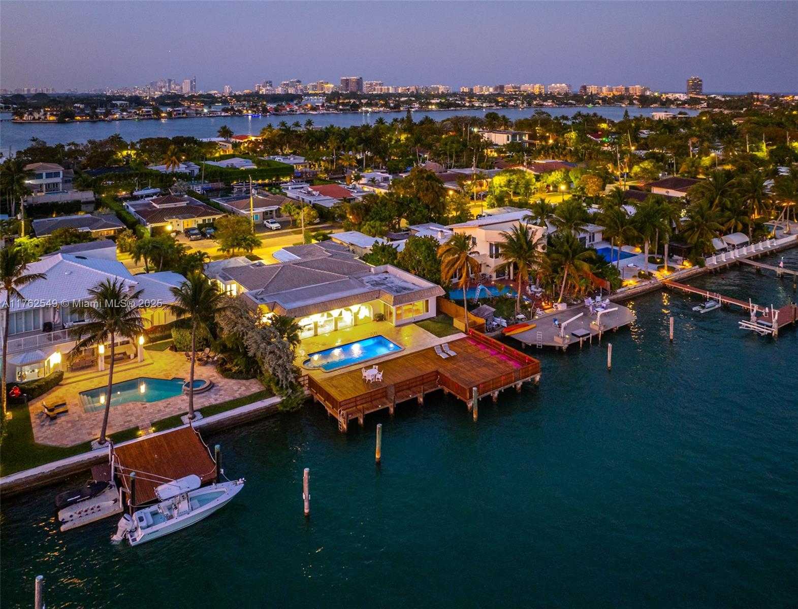 Small Image of 1690 DAYTONIA RD, Miami Beach Number 39