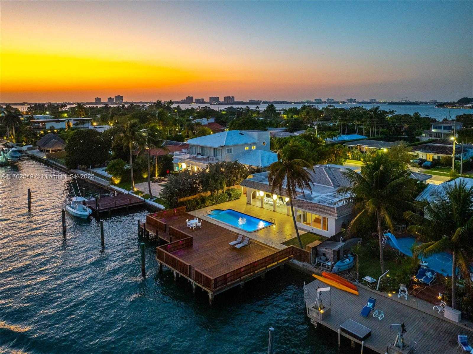 Small Image of 1690 DAYTONIA RD, Miami Beach Number 40