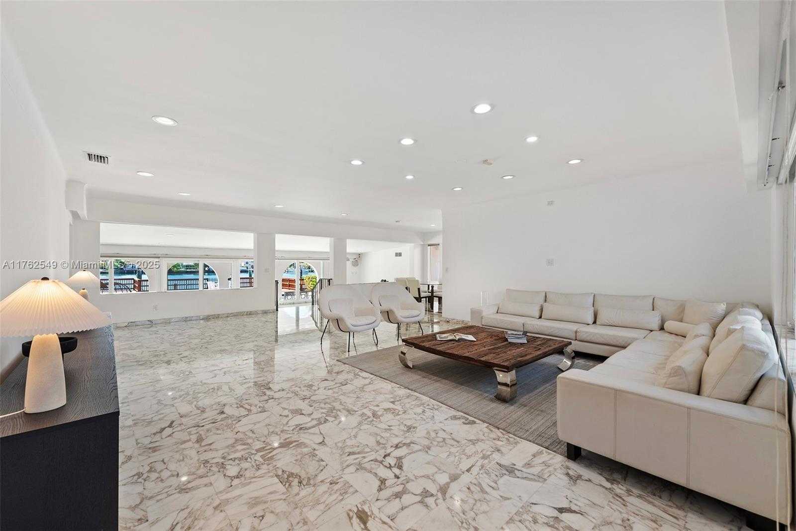 Small Image of 1690 DAYTONIA RD, Miami Beach Number 9