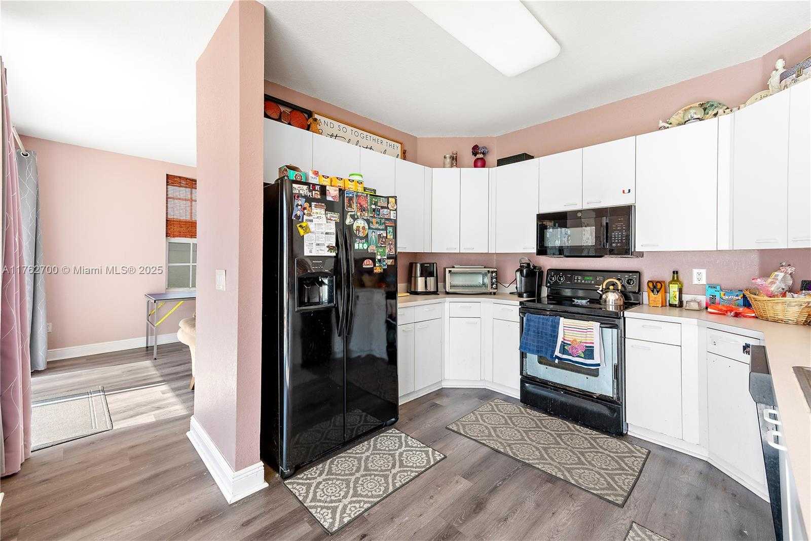 Small Image of 1560 NORTH WEST 159TH AVE, Pembroke Pines Number 7