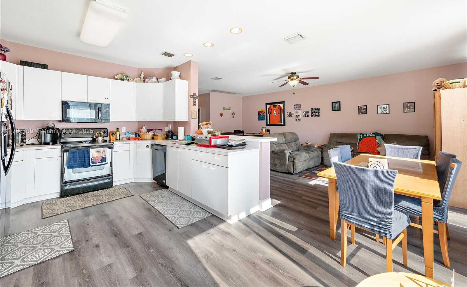 Small Image of 1560 NORTH WEST 159TH AVE, Pembroke Pines Number 8