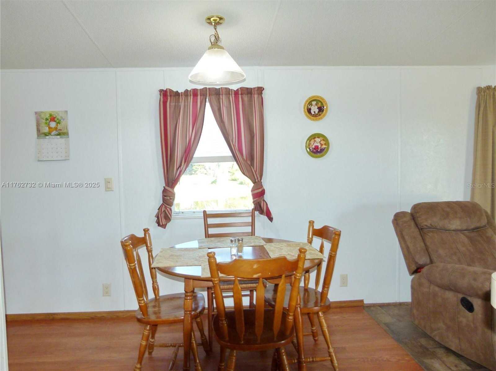 Small Image of 1017 1ST STREET, Bulkhead Ridge Number 8