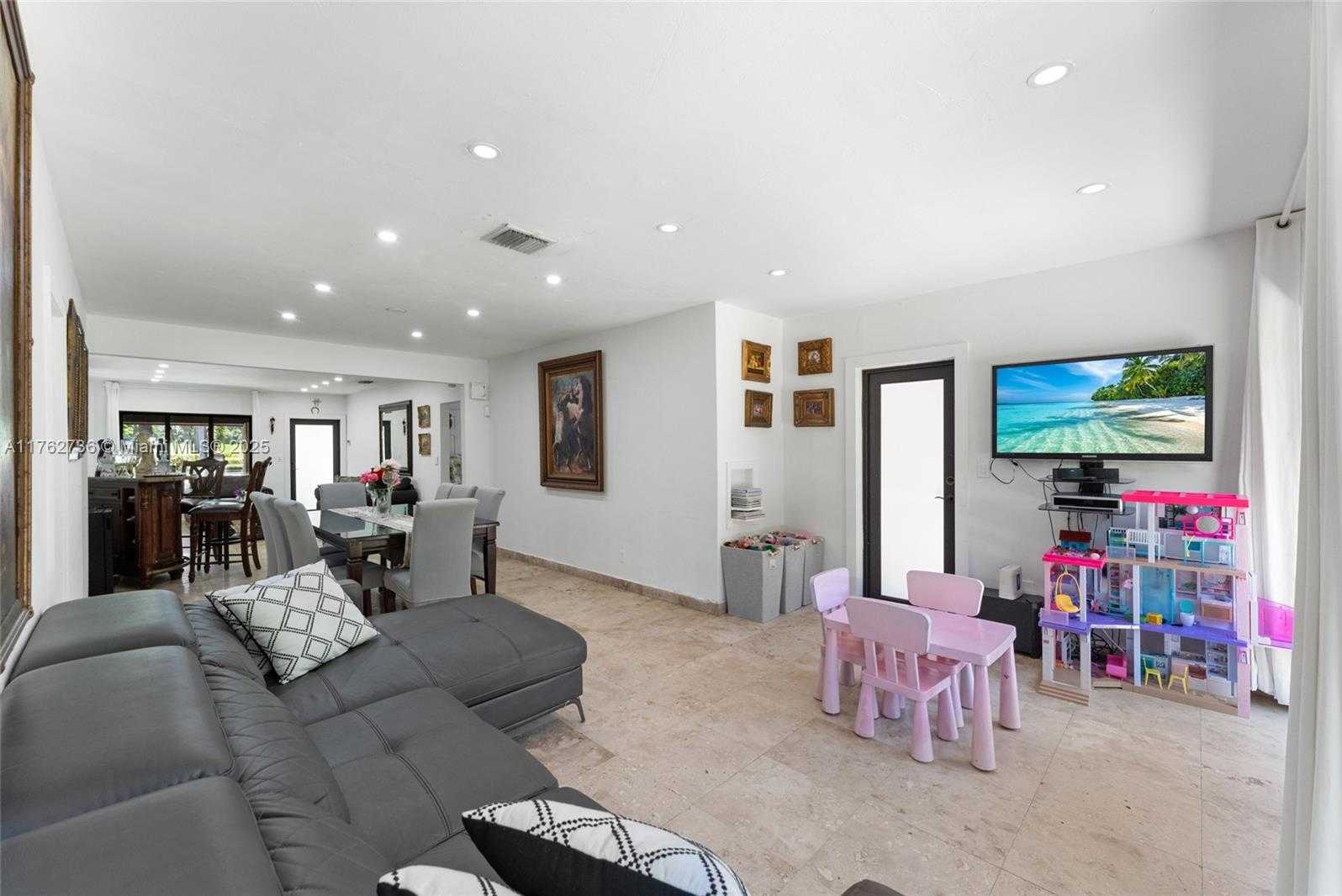 Small Image of 2054 ALTON RD, Miami Beach Number 27