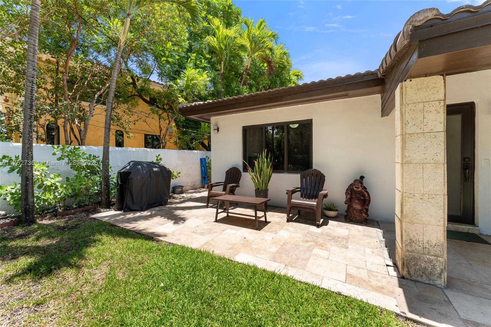 Small Image of 2054 ALTON RD, Miami Beach Number 3