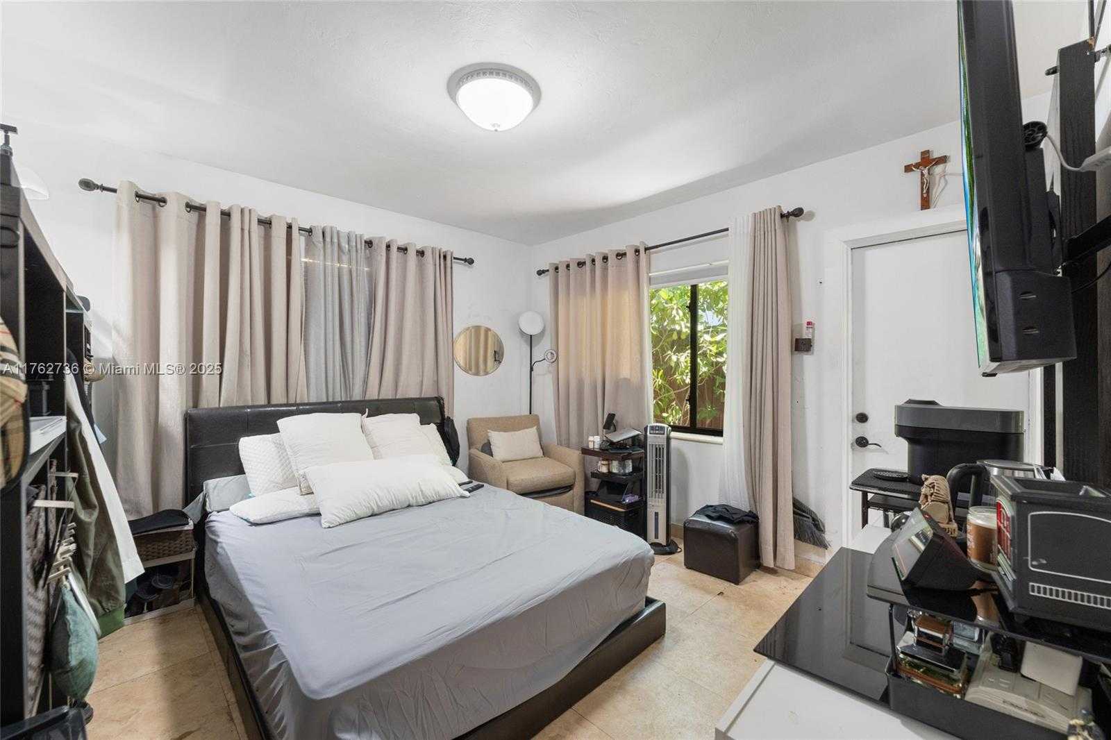 Small Image of 2054 ALTON RD, Miami Beach Number 35