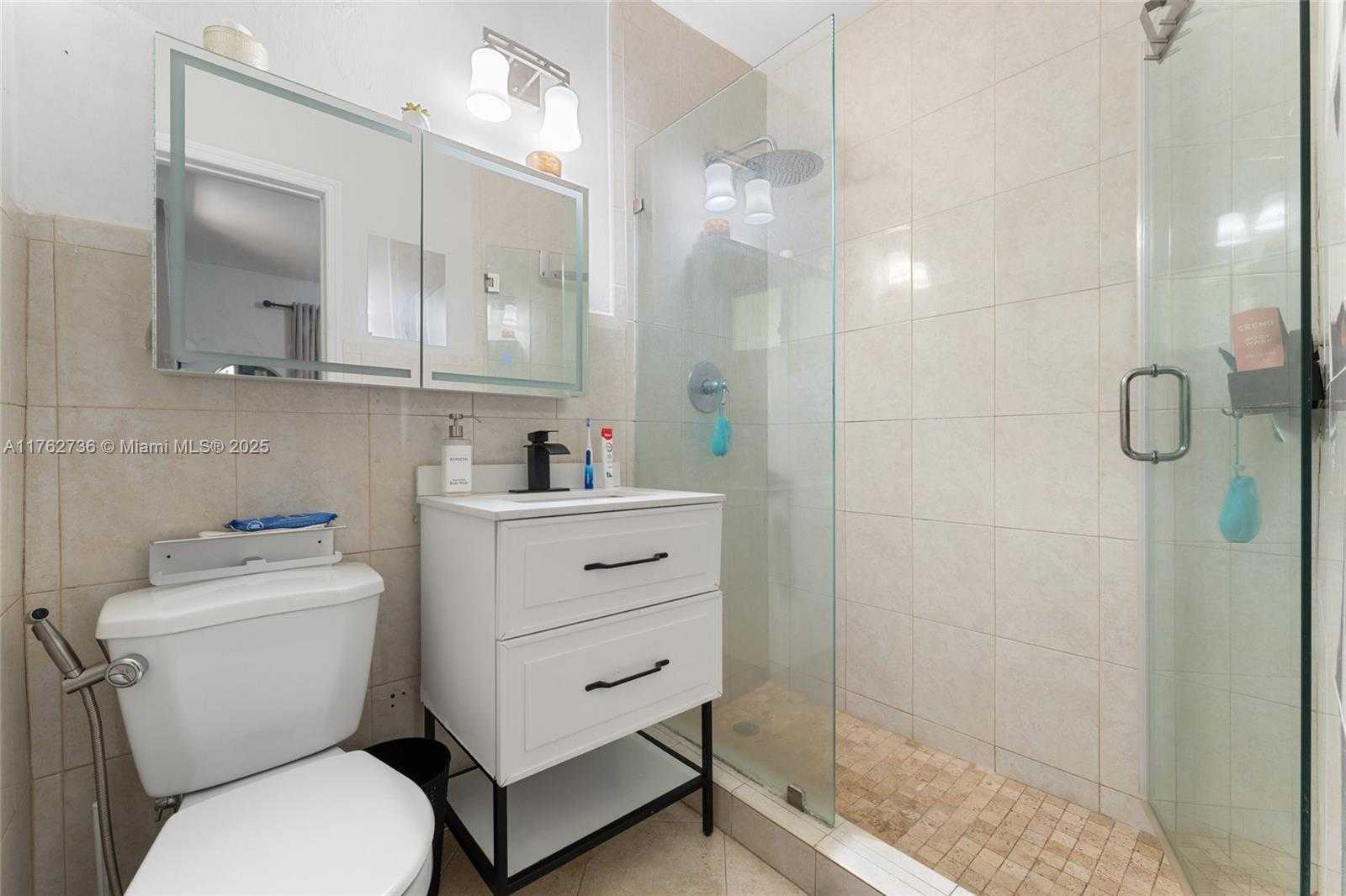 Small Image of 2054 ALTON RD, Miami Beach Number 37