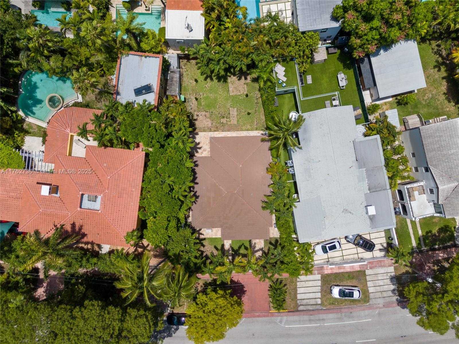 Small Image of 2054 ALTON RD, Miami Beach Number 9