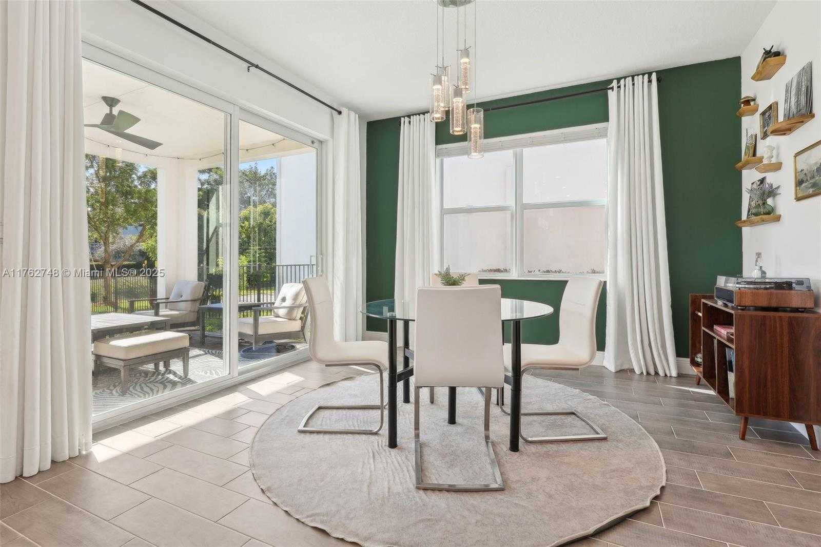 Small Image of 4204 VELEIROS AVE, Deerfield Beach Number 11