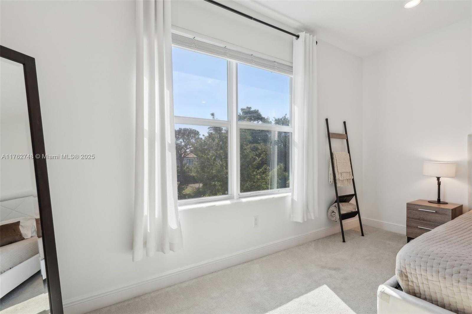 Small Image of 4204 VELEIROS AVE, Deerfield Beach Number 25
