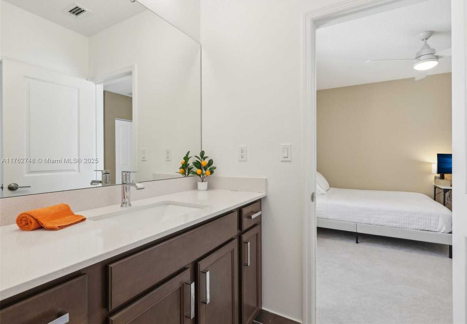 Small Image of 4204 VELEIROS AVE, Deerfield Beach Number 35