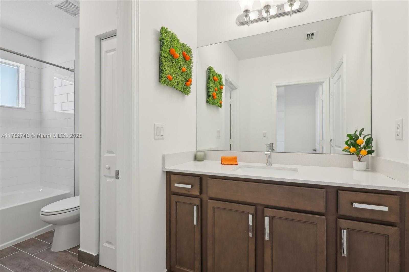 Small Image of 4204 VELEIROS AVE, Deerfield Beach Number 36