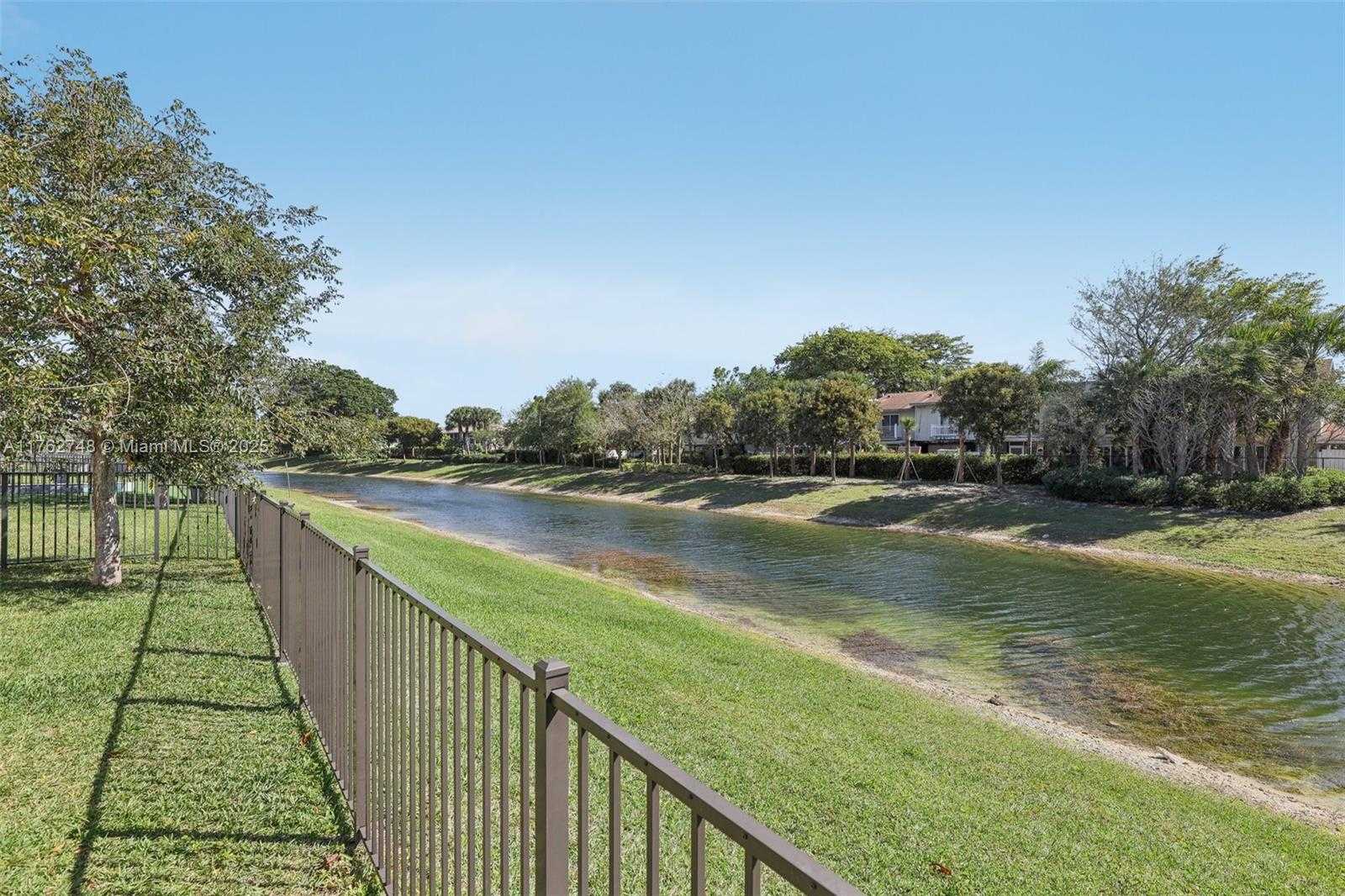 Small Image of 4204 VELEIROS AVE, Deerfield Beach Number 45