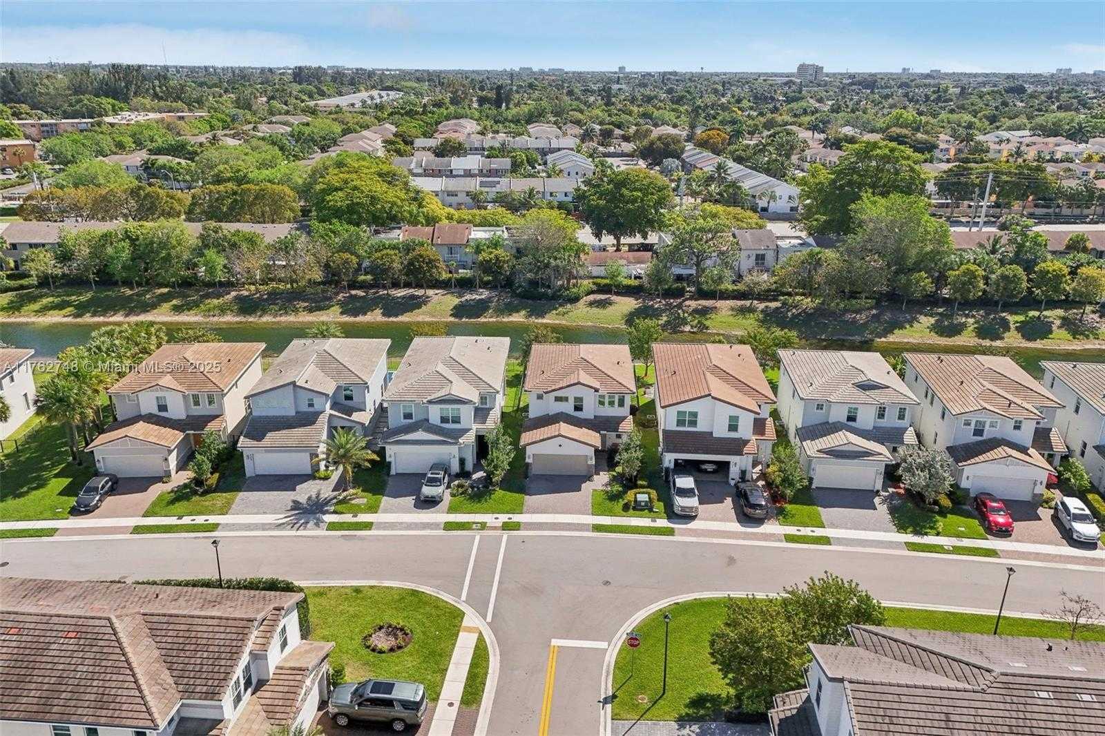 Small Image of 4204 VELEIROS AVE, Deerfield Beach Number 47