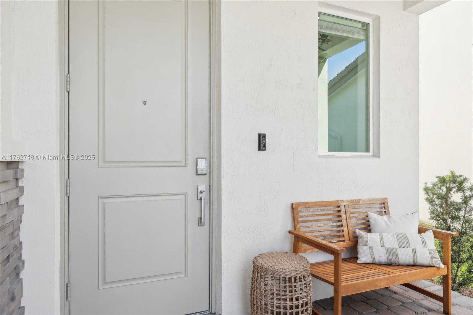 Small Image of 4204 VELEIROS AVE, Deerfield Beach Number 5