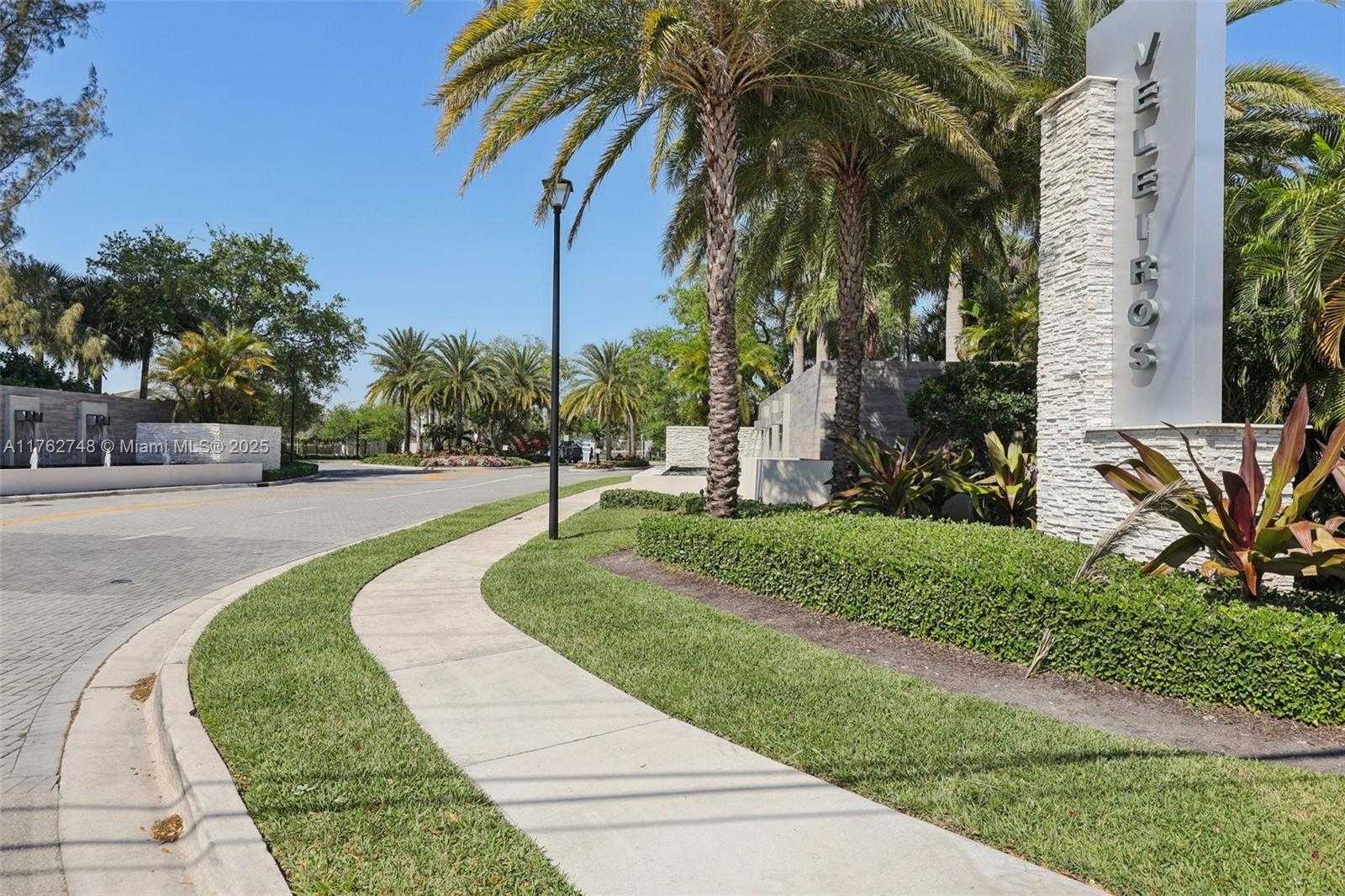 Small Image of 4204 VELEIROS AVE, Deerfield Beach Number 58