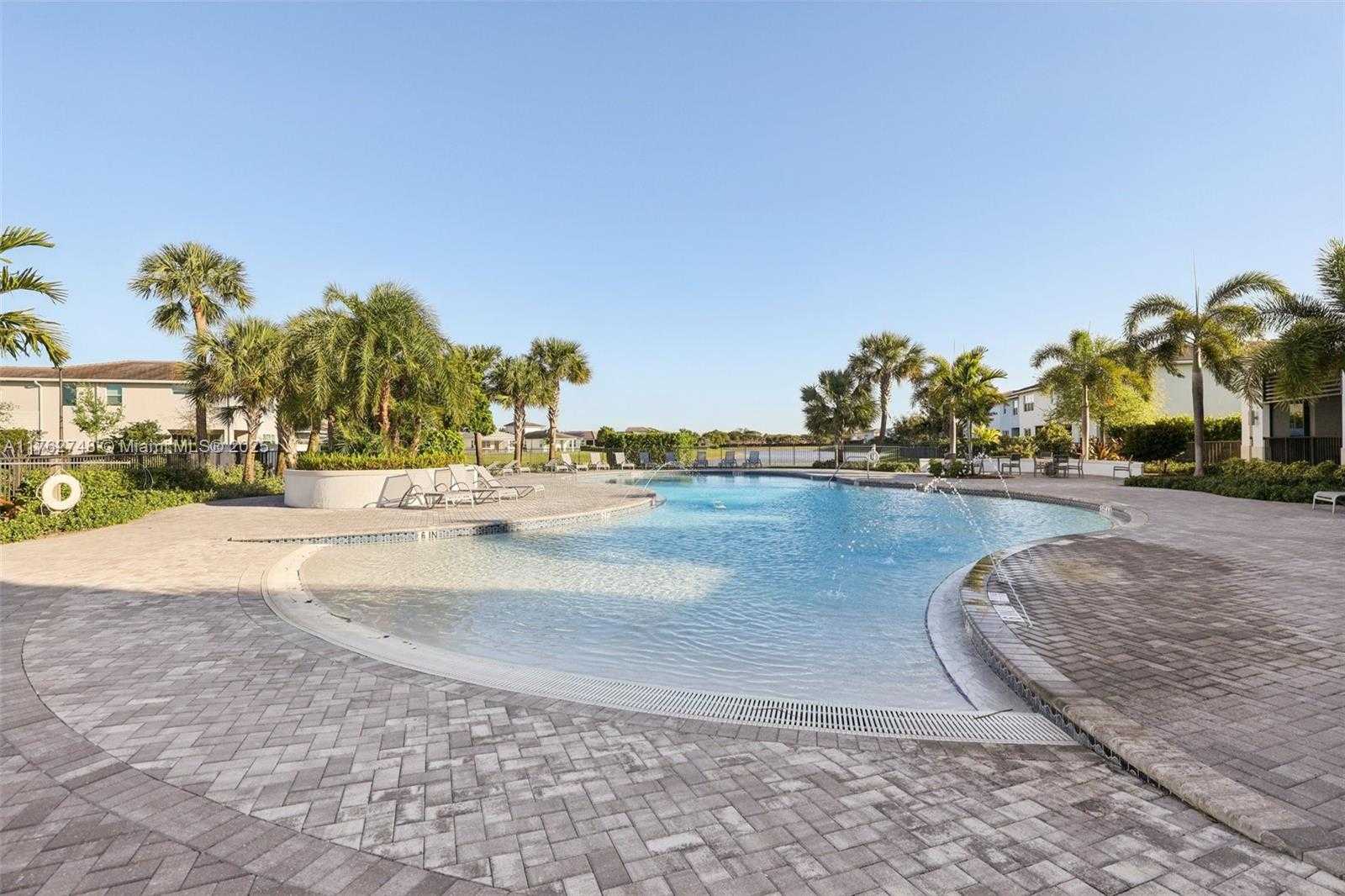 Small Image of 4204 VELEIROS AVE, Deerfield Beach Number 66