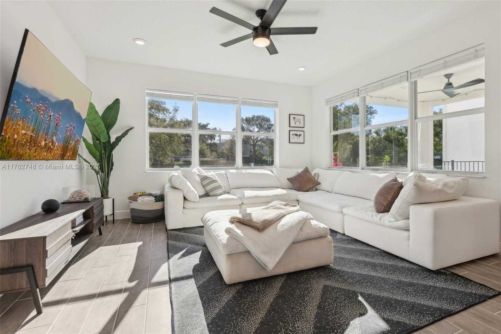 Small Image of 4204 VELEIROS AVE, Deerfield Beach Number 7