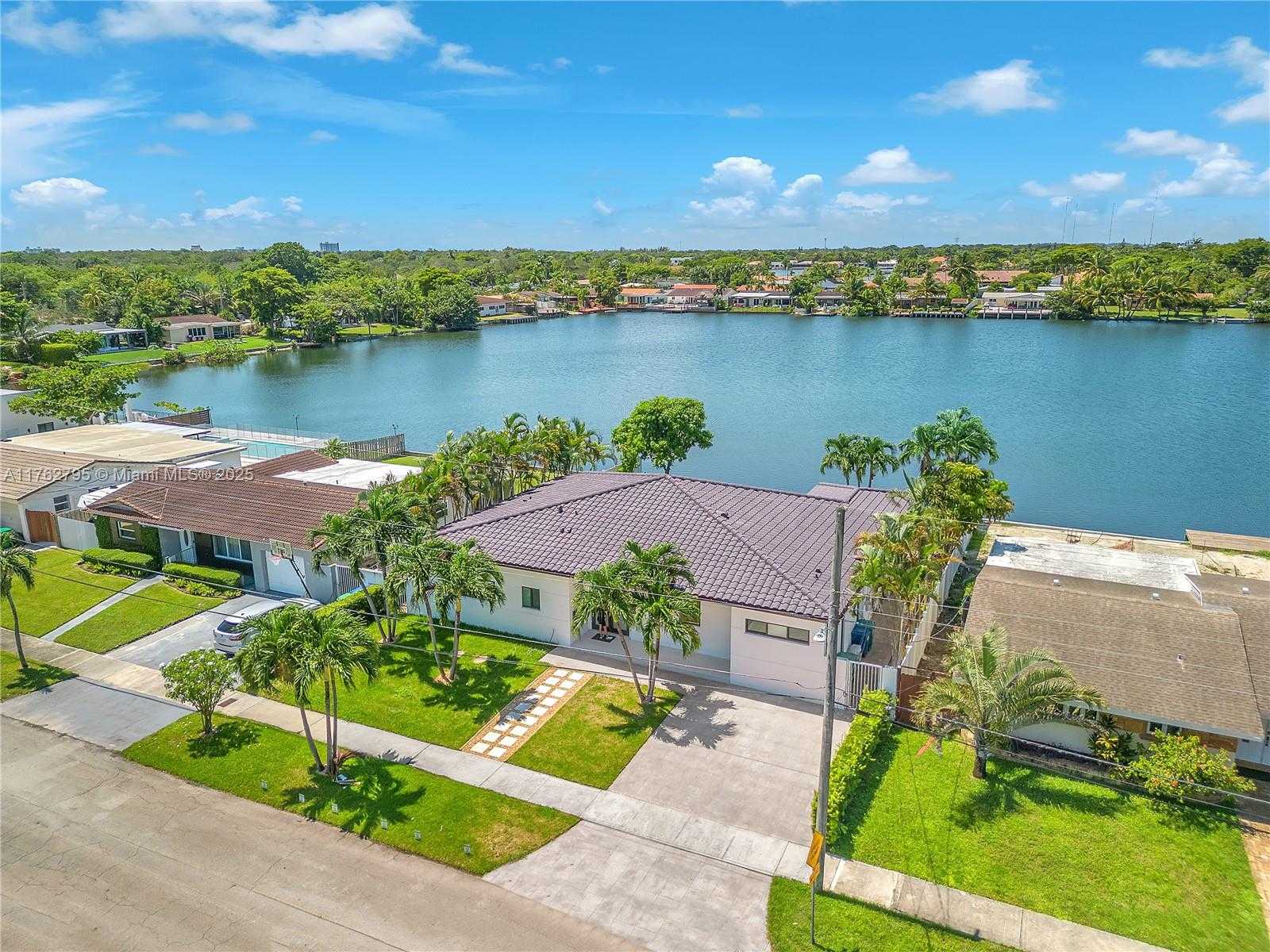 Small Image of 21100 NORTH EAST 25TH CT, Miami Number 15