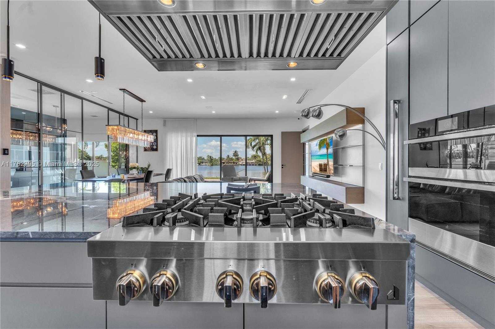Small Image of 21100 NORTH EAST 25TH CT, Miami Number 22
