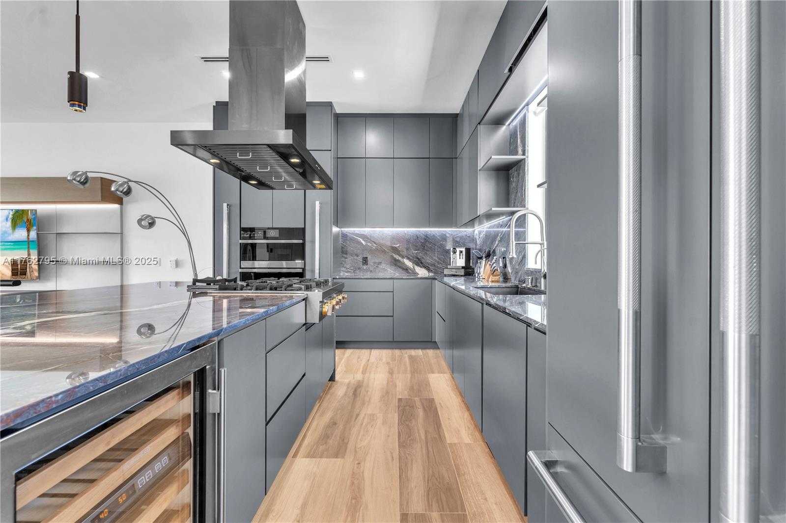 Small Image of 21100 NORTH EAST 25TH CT, Miami Number 23