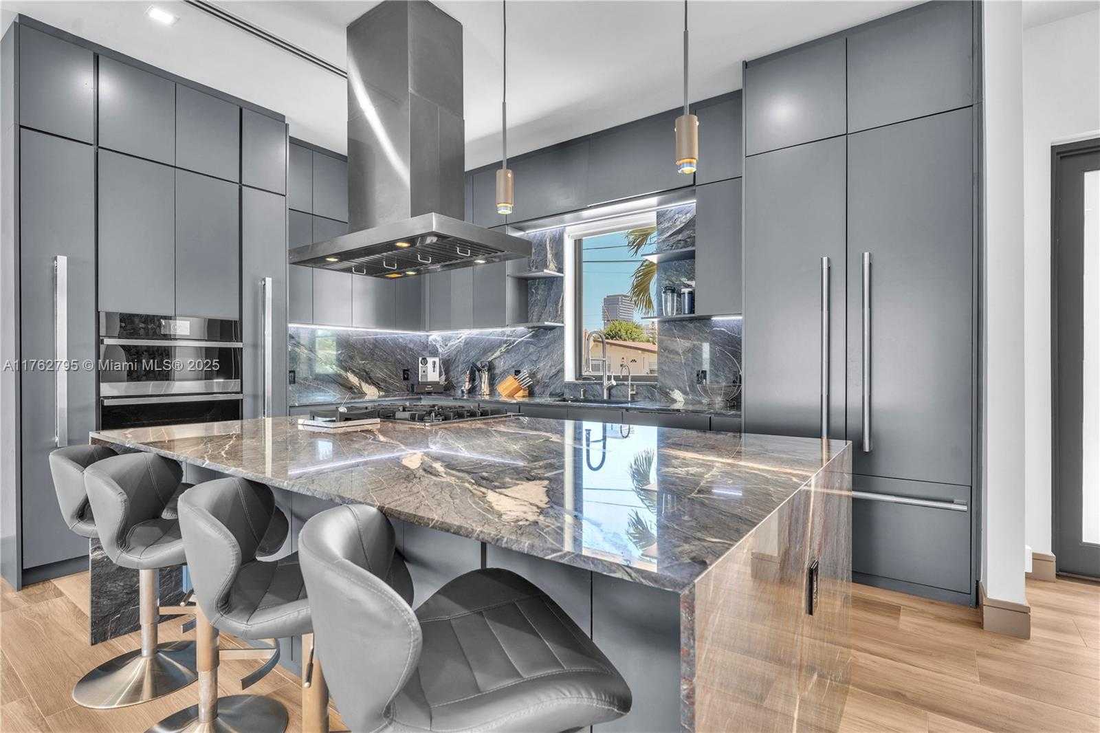 Small Image of 21100 NORTH EAST 25TH CT, Miami Number 25