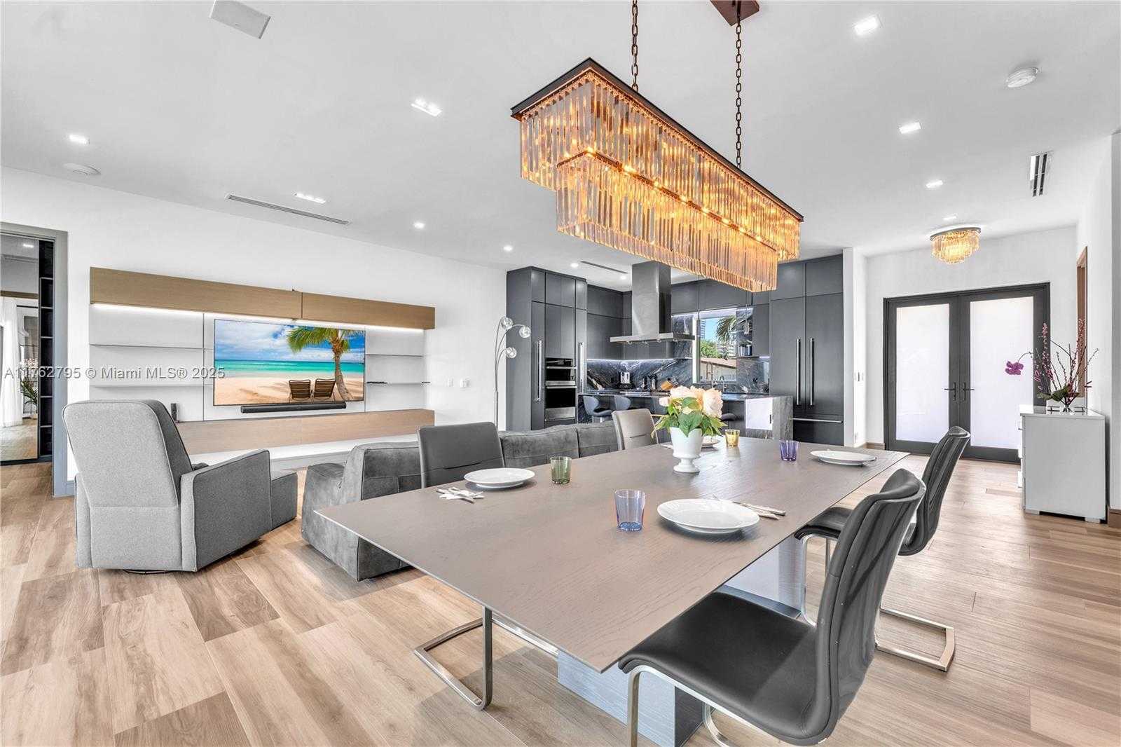 Small Image of 21100 NORTH EAST 25TH CT, Miami Number 28