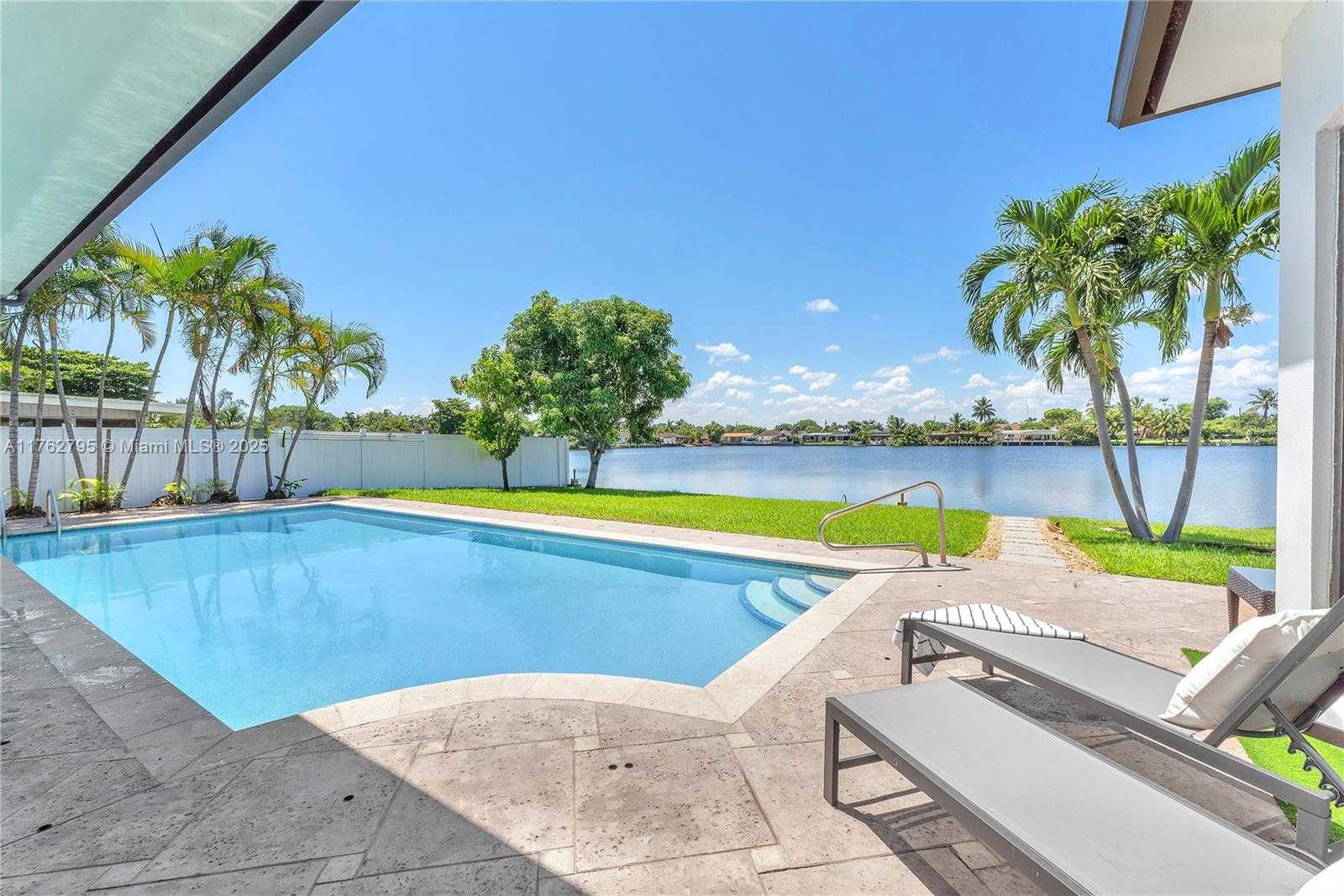 Small Image of 21100 NORTH EAST 25TH CT, Miami Number 3
