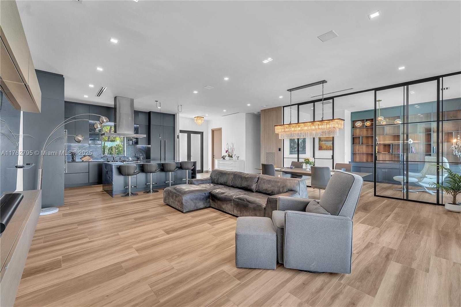 Small Image of 21100 NORTH EAST 25TH CT, Miami Number 32