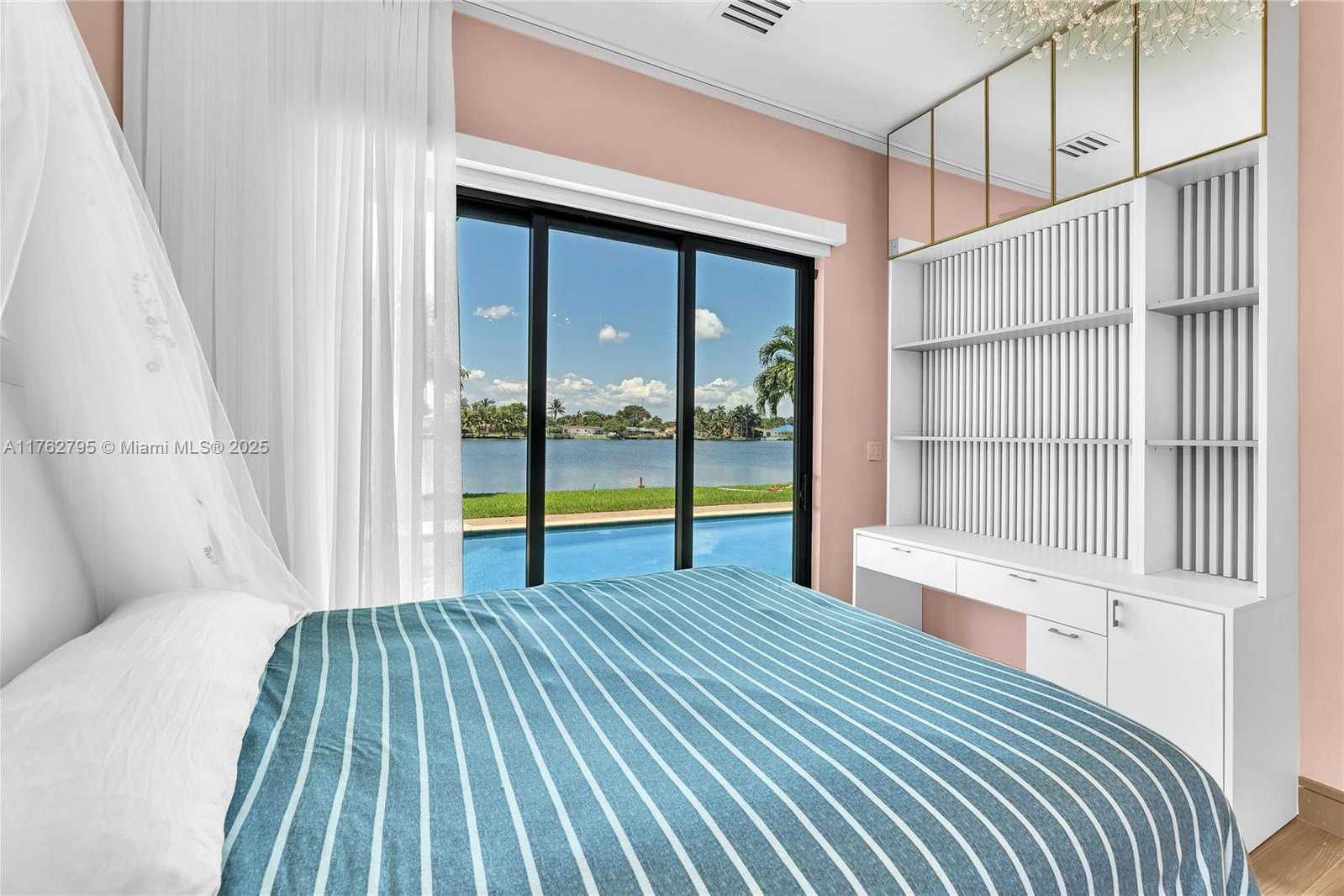 Small Image of 21100 NORTH EAST 25TH CT, Miami Number 44