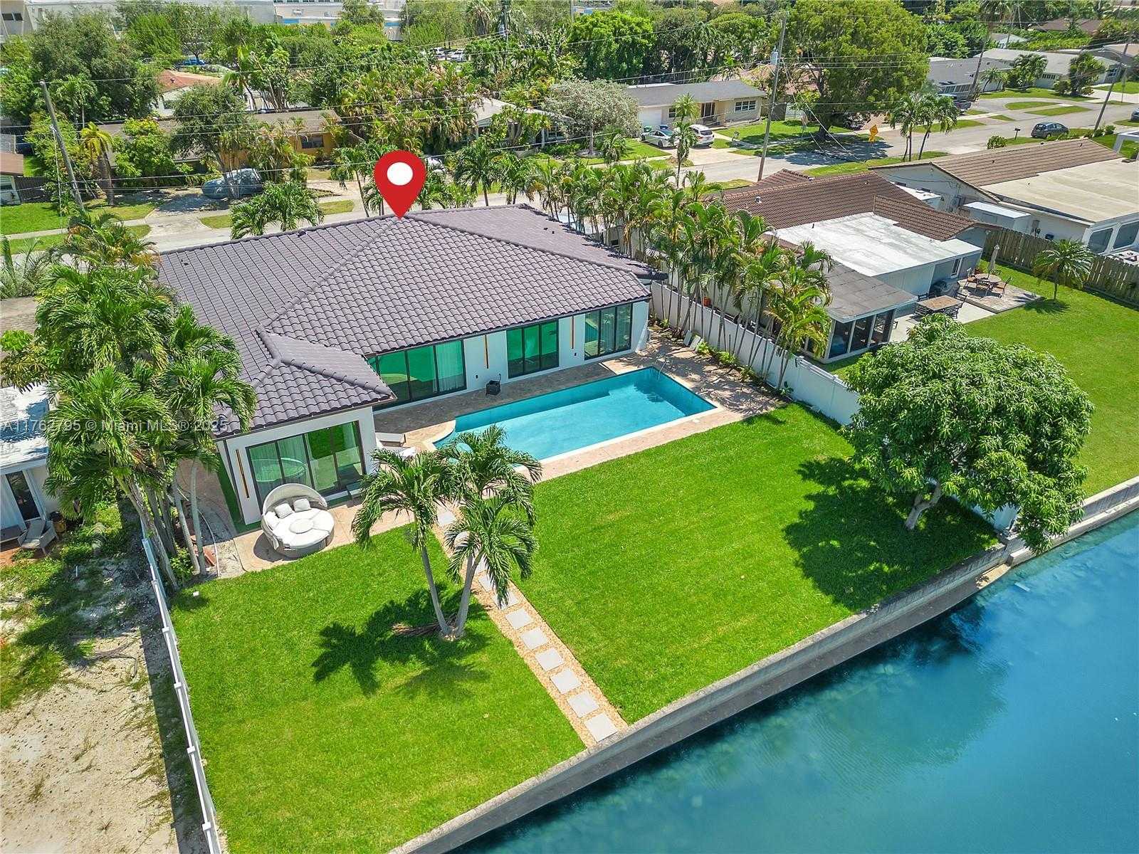 Small Image of 21100 NORTH EAST 25TH CT, Miami Number 6
