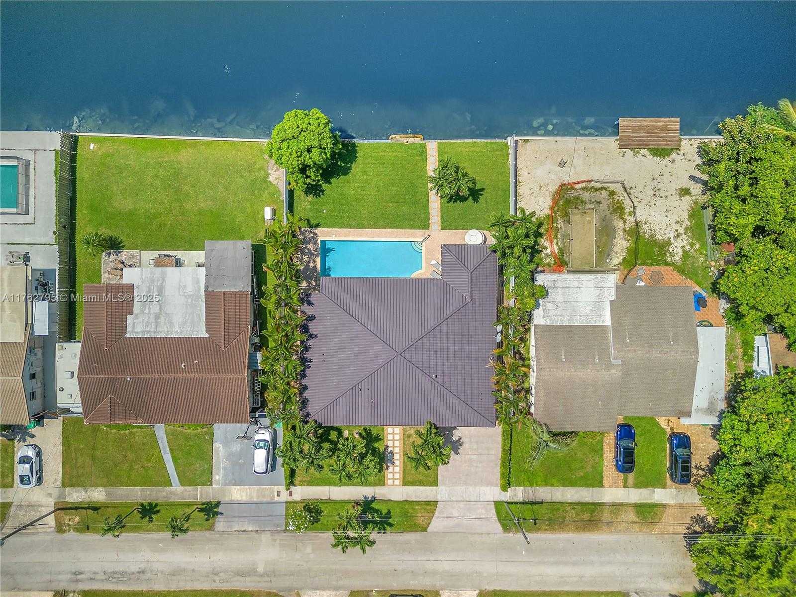 Small Image of 21100 NORTH EAST 25TH CT, Miami Number 8