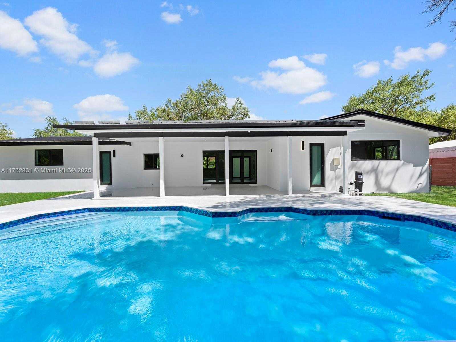 Small Image of 16610 SOUTH WEST 82ND CT, Palmetto Bay Number 24