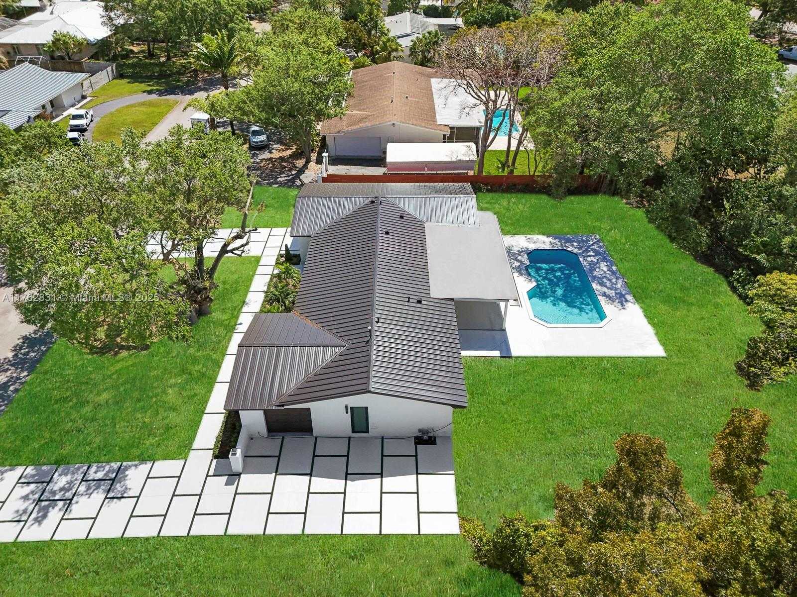 Small Image of 16610 SOUTH WEST 82ND CT, Palmetto Bay Number 31
