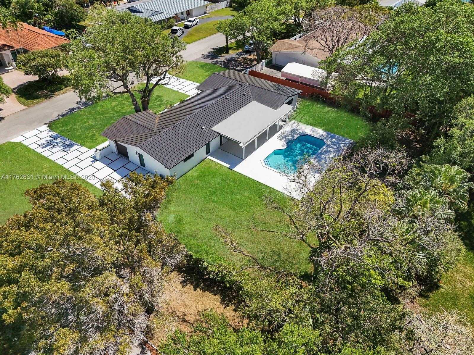 Small Image of 16610 SOUTH WEST 82ND CT, Palmetto Bay Number 5
