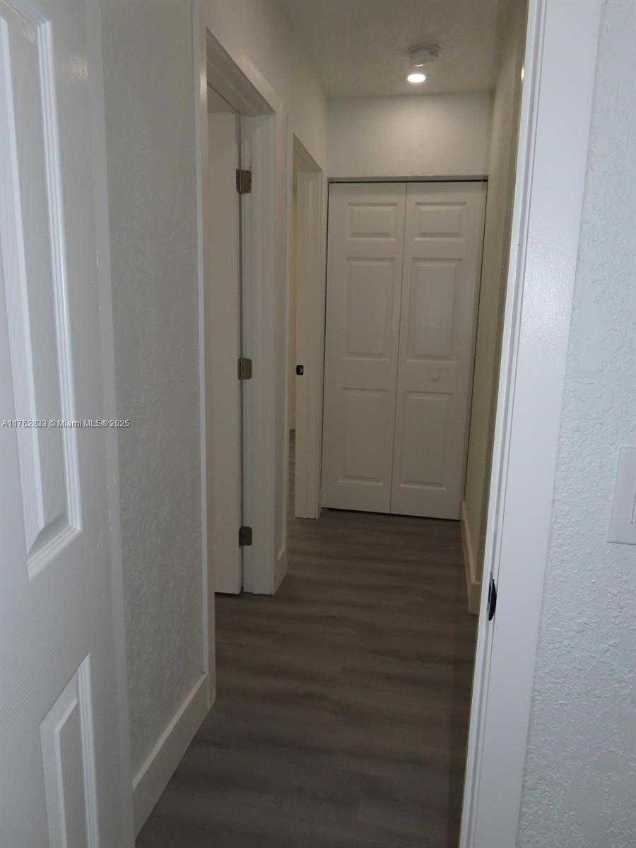 Small Image of 95 SOUTH WEST 17TH TER, Homestead Number 3