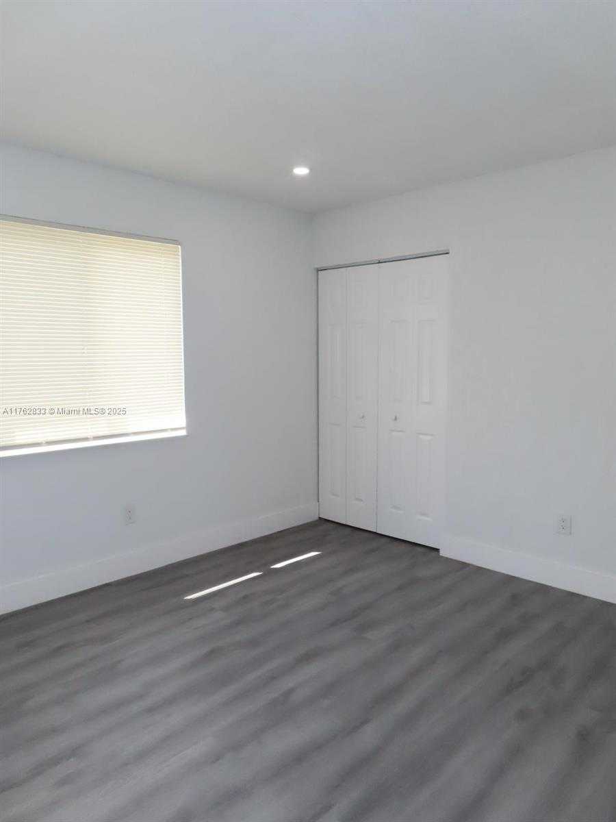 Small Image of 95 SOUTH WEST 17TH TER, Homestead Number 37