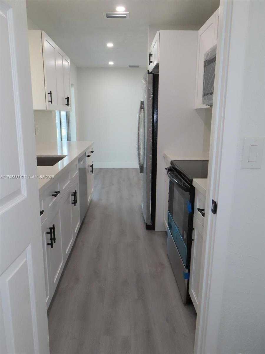 Small Image of 95 SOUTH WEST 17TH TER, Homestead Number 43
