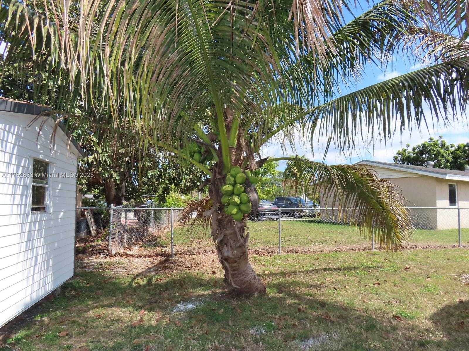Small Image of 95 SOUTH WEST 17TH TER, Homestead Number 9