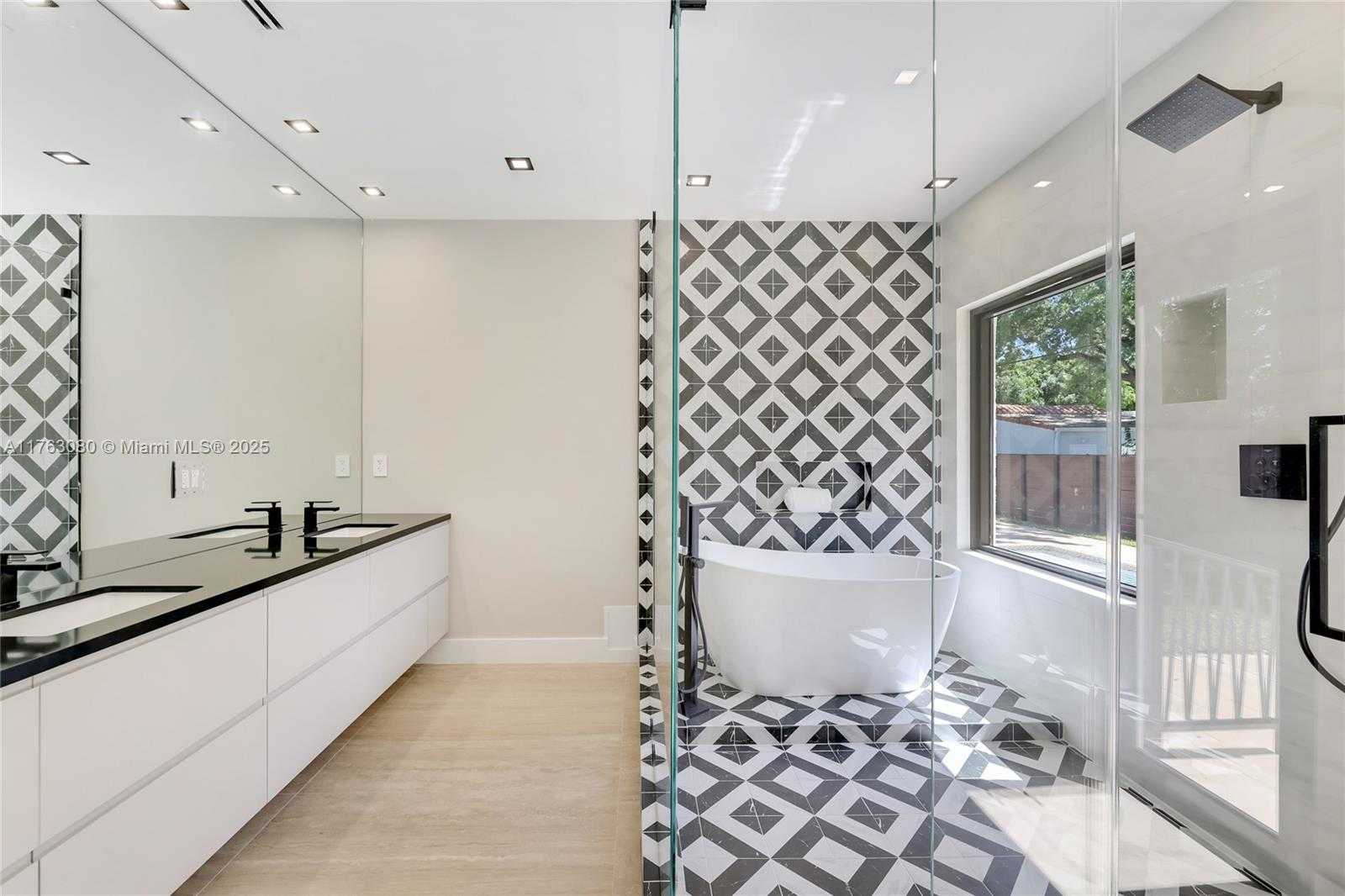 Small Image of 440 NORTH EAST 94TH ST, Miami Shores Number 12