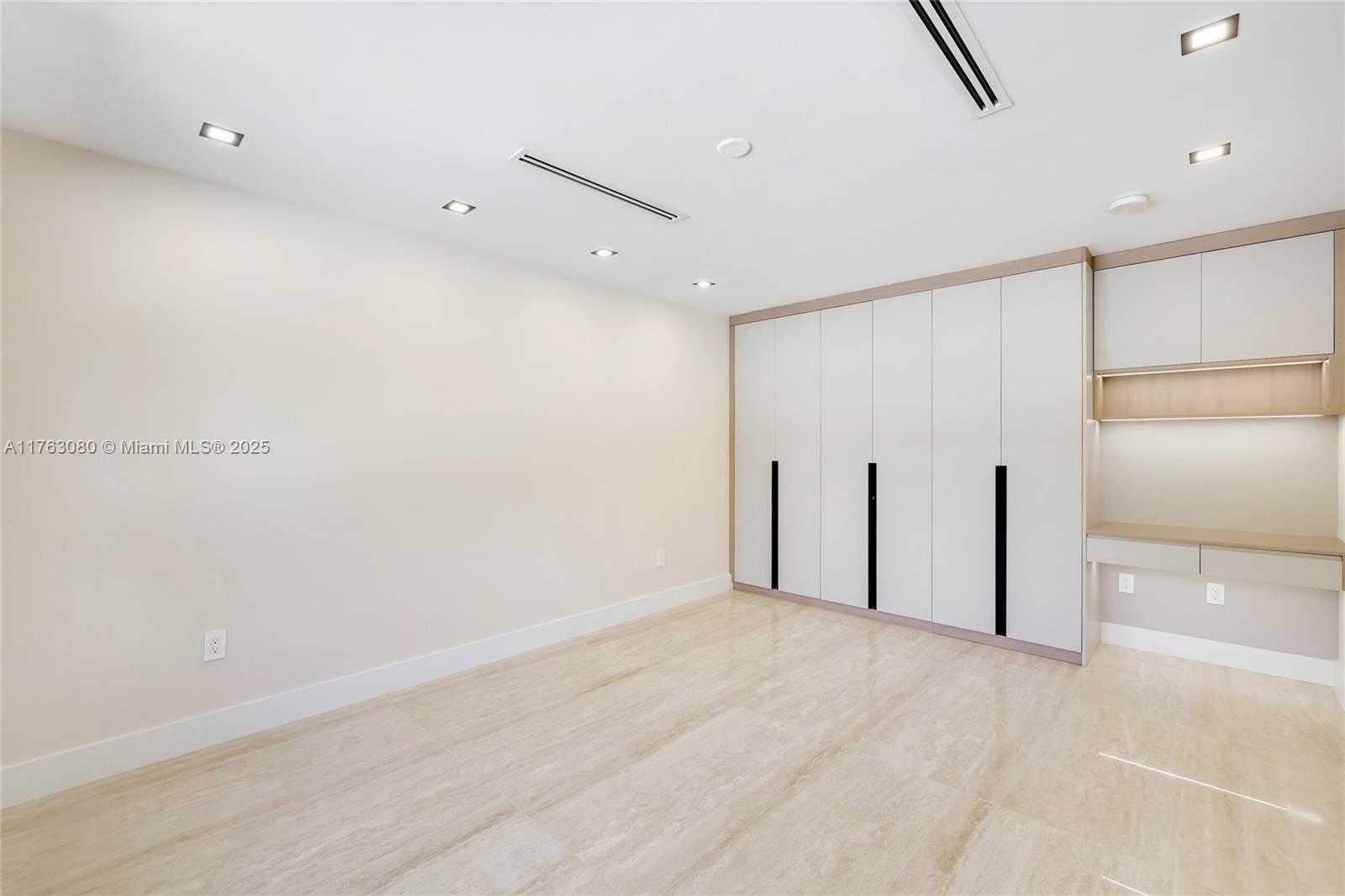 Small Image of 440 NORTH EAST 94TH ST, Miami Shores Number 17