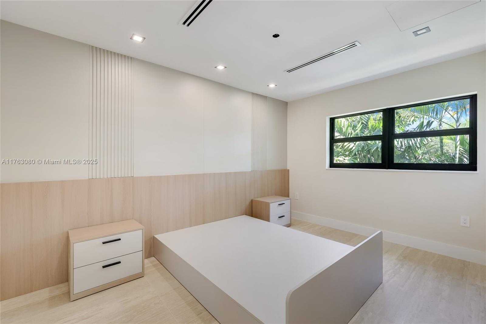 Small Image of 440 NORTH EAST 94TH ST, Miami Shores Number 21