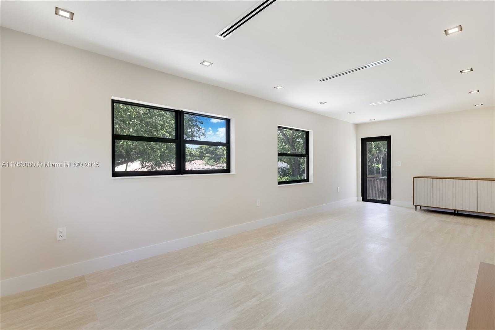Small Image of 440 NORTH EAST 94TH ST, Miami Shores Number 22