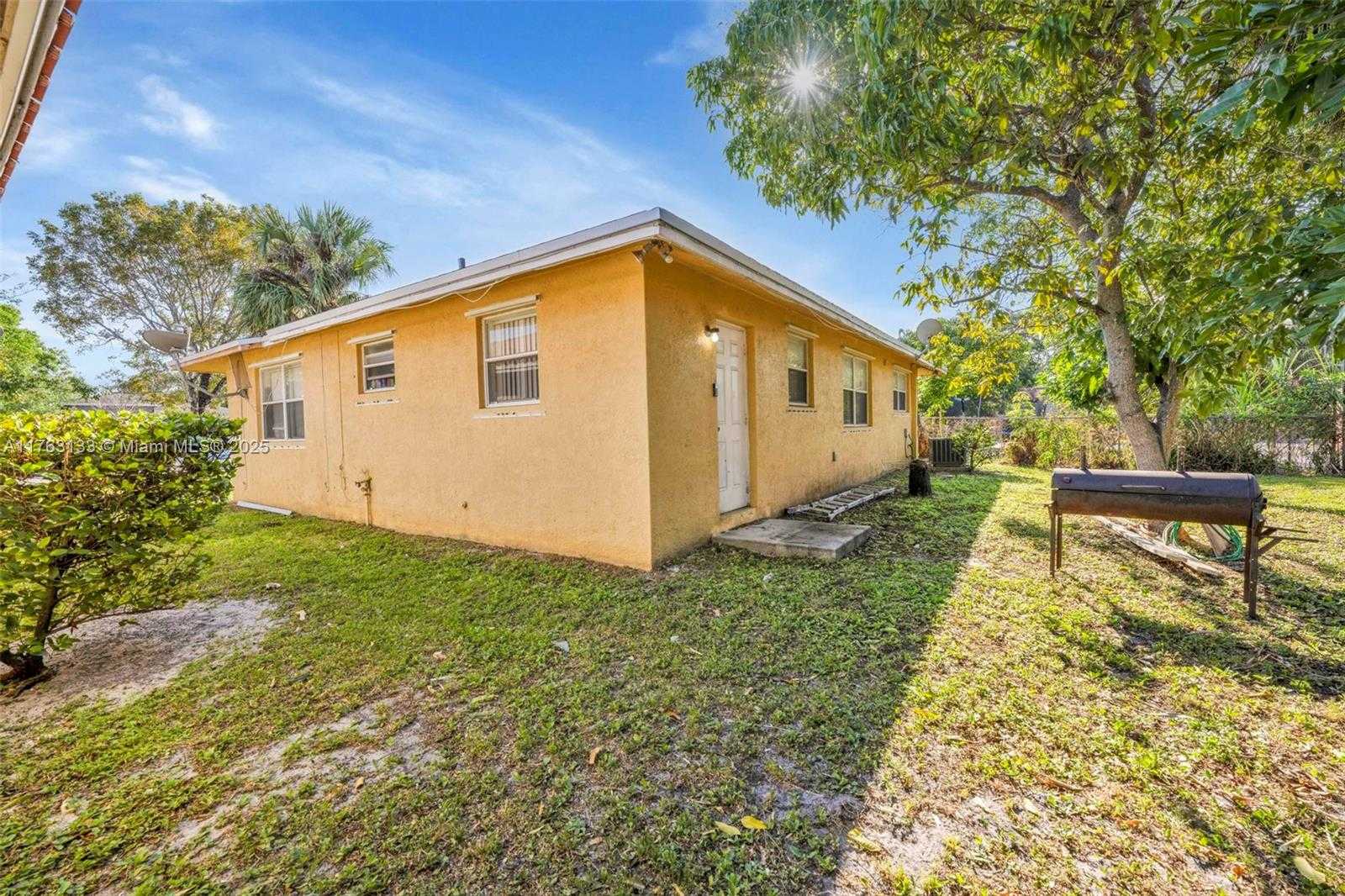 Small Image of 2855 NORTH WEST 7TH ST, Fort Lauderdale Number 11