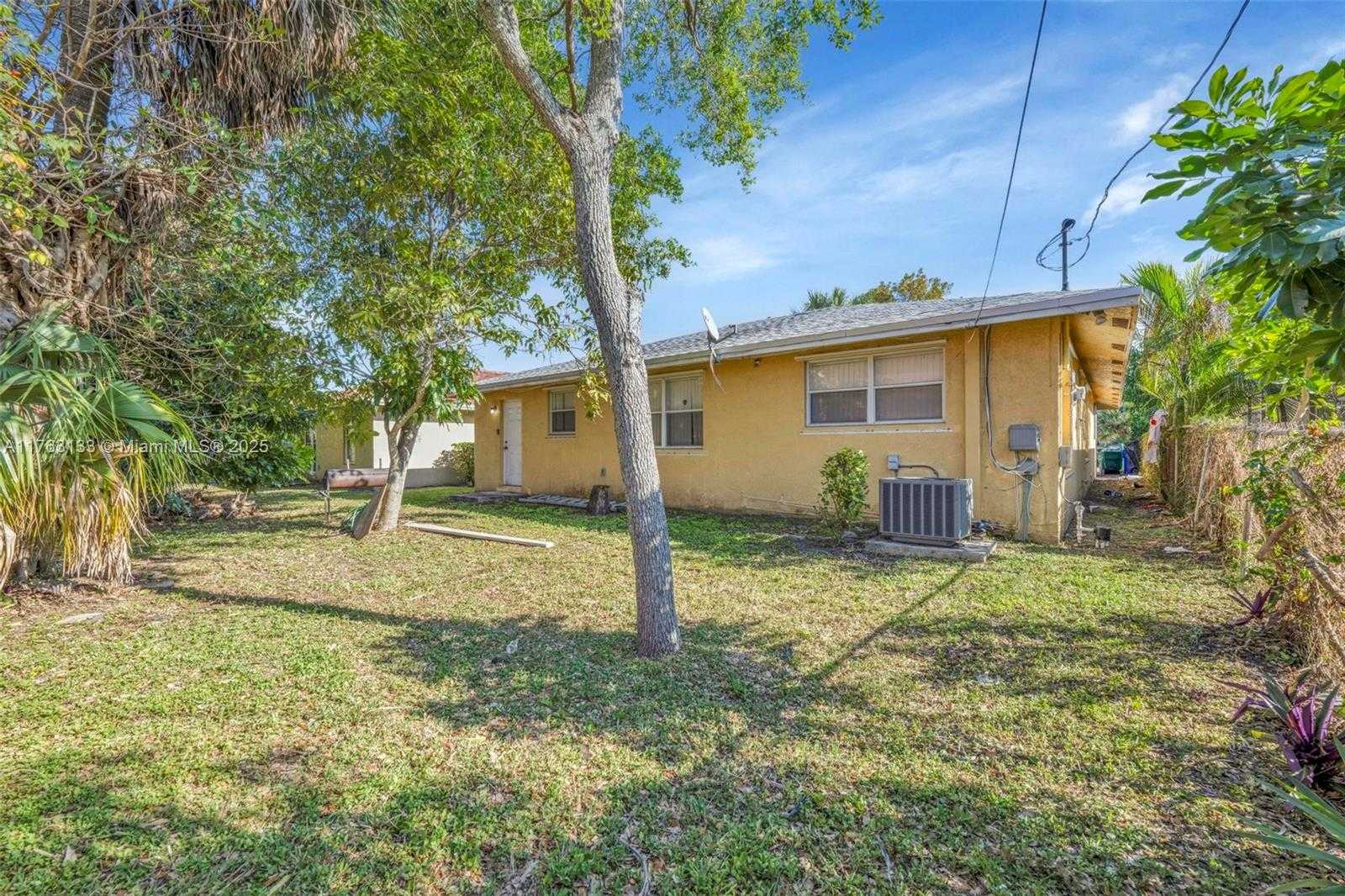 Small Image of 2855 NORTH WEST 7TH ST, Fort Lauderdale Number 14
