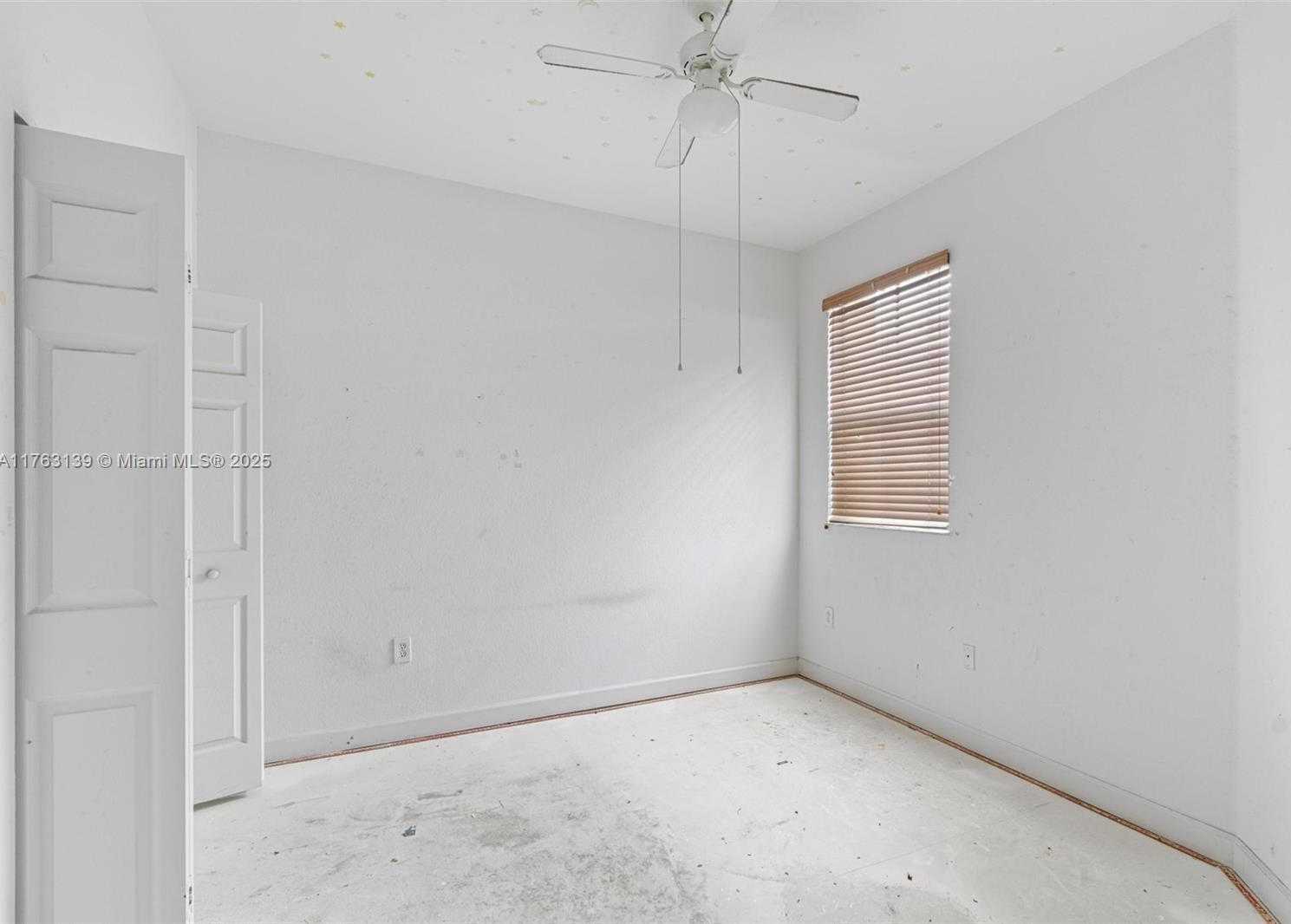 Small Image of 601 SOUTH EAST 37TH PL, Homestead Number 12