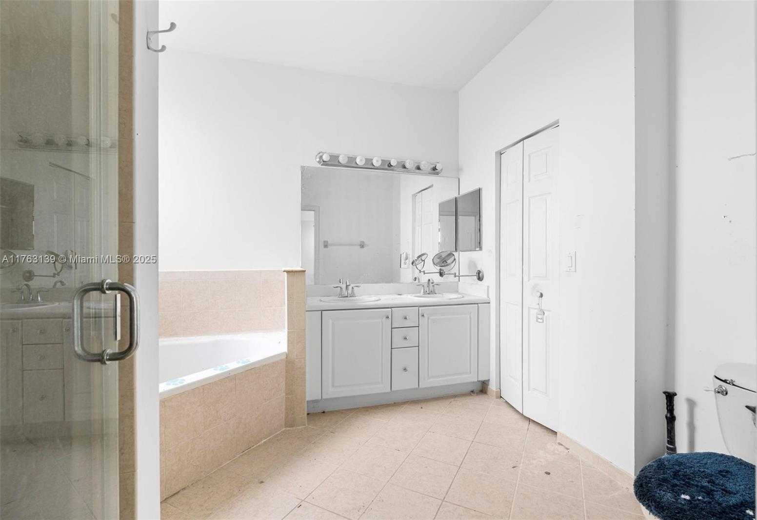 Small Image of 601 SOUTH EAST 37TH PL, Homestead Number 15