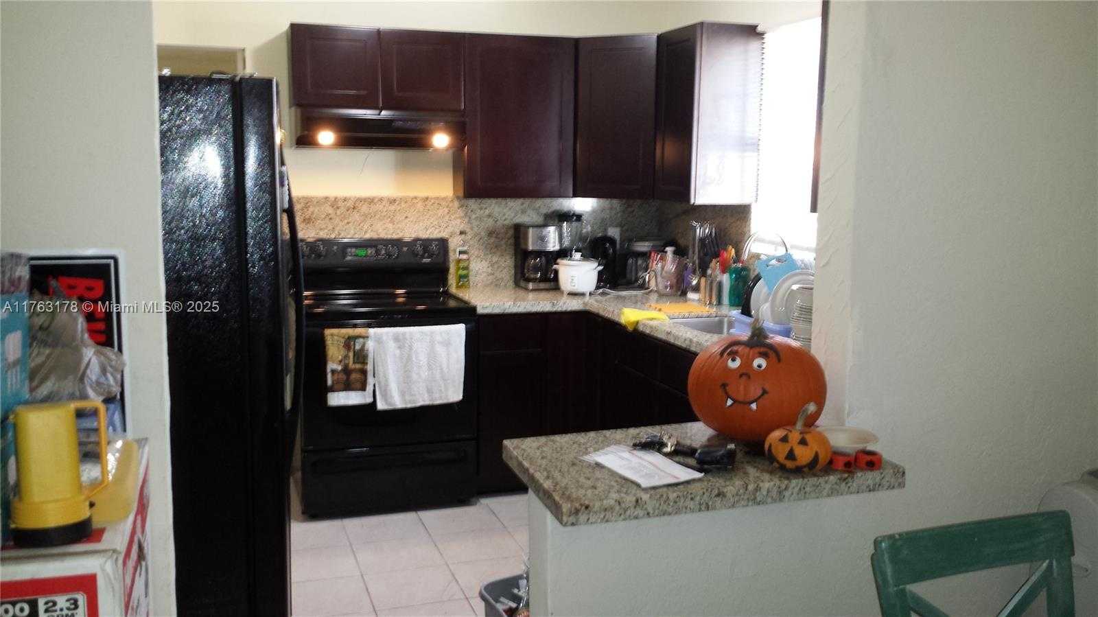Small Image of 27 SOUTH WEST 7TH ST, Hallandale Beach Number 7