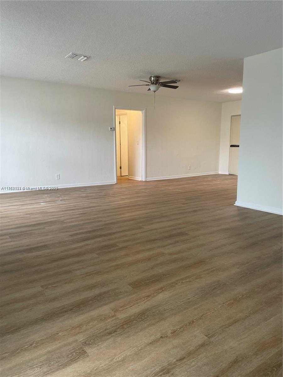 Small Image of 902 NORTH 13TH AVE, Hollywood Number 4